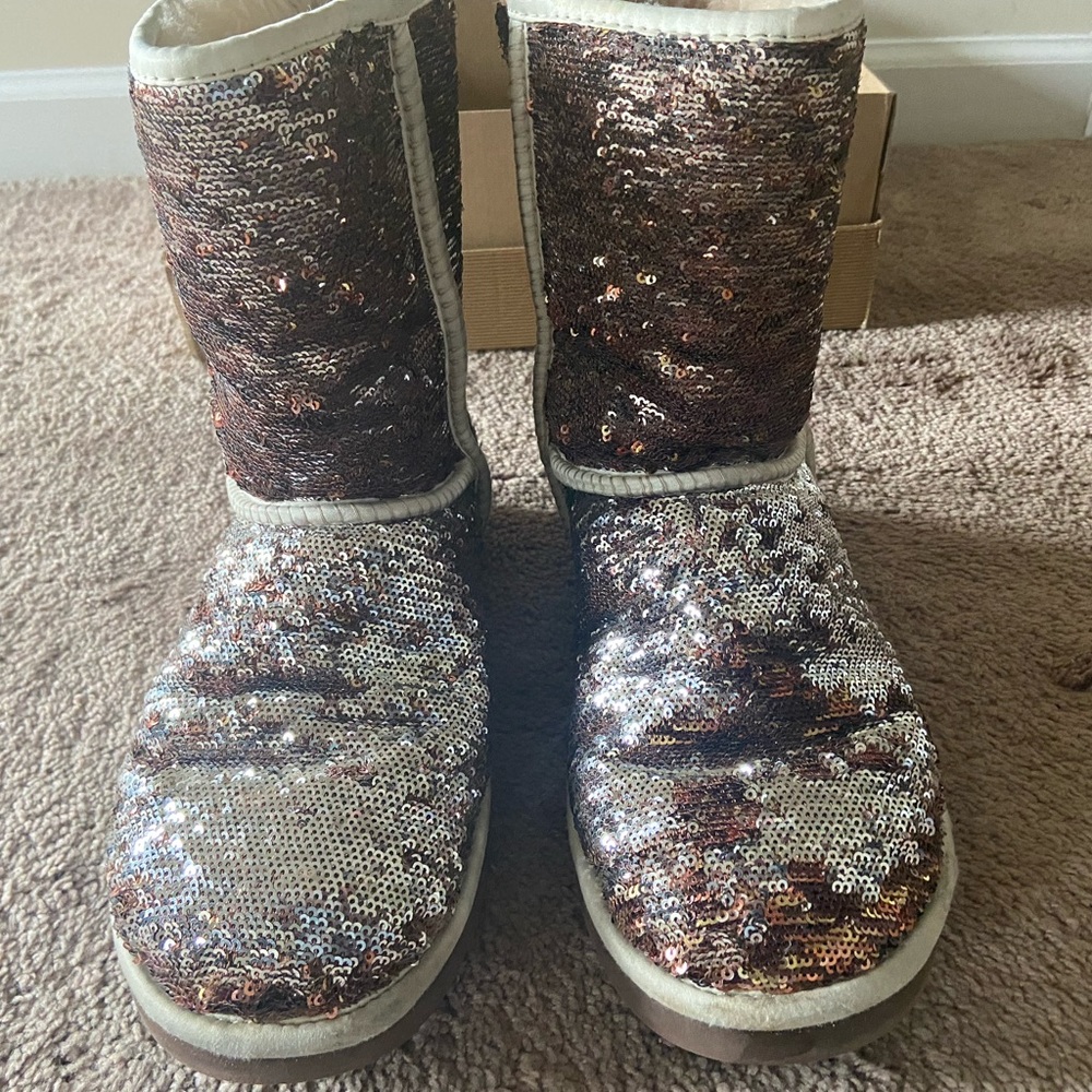 Size 9 UGG glitter boots